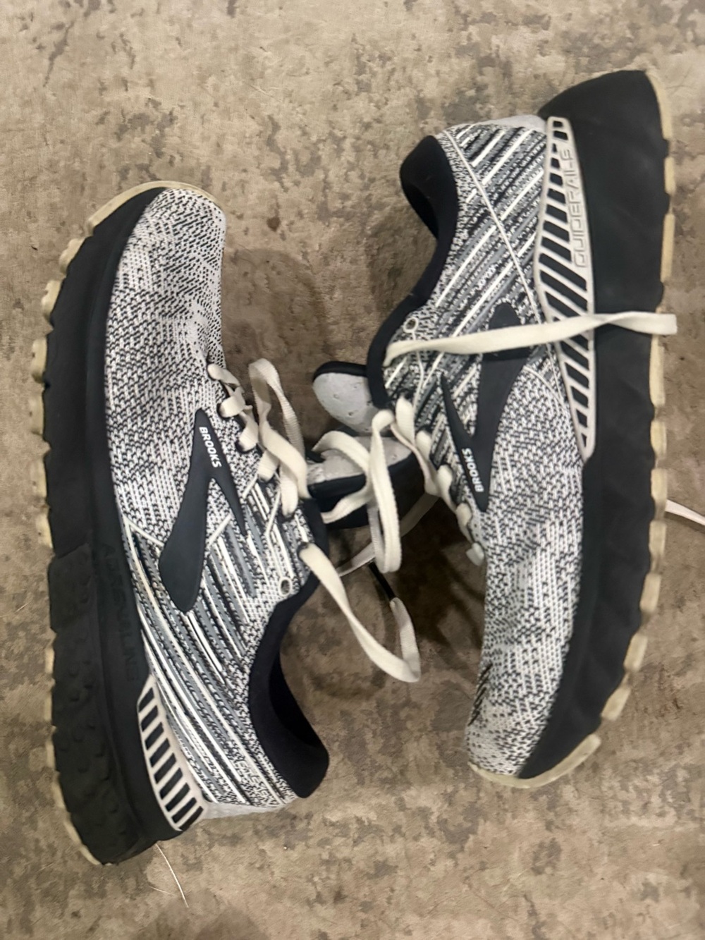 Brooks Adrenaline GTS 19 Running Shoes